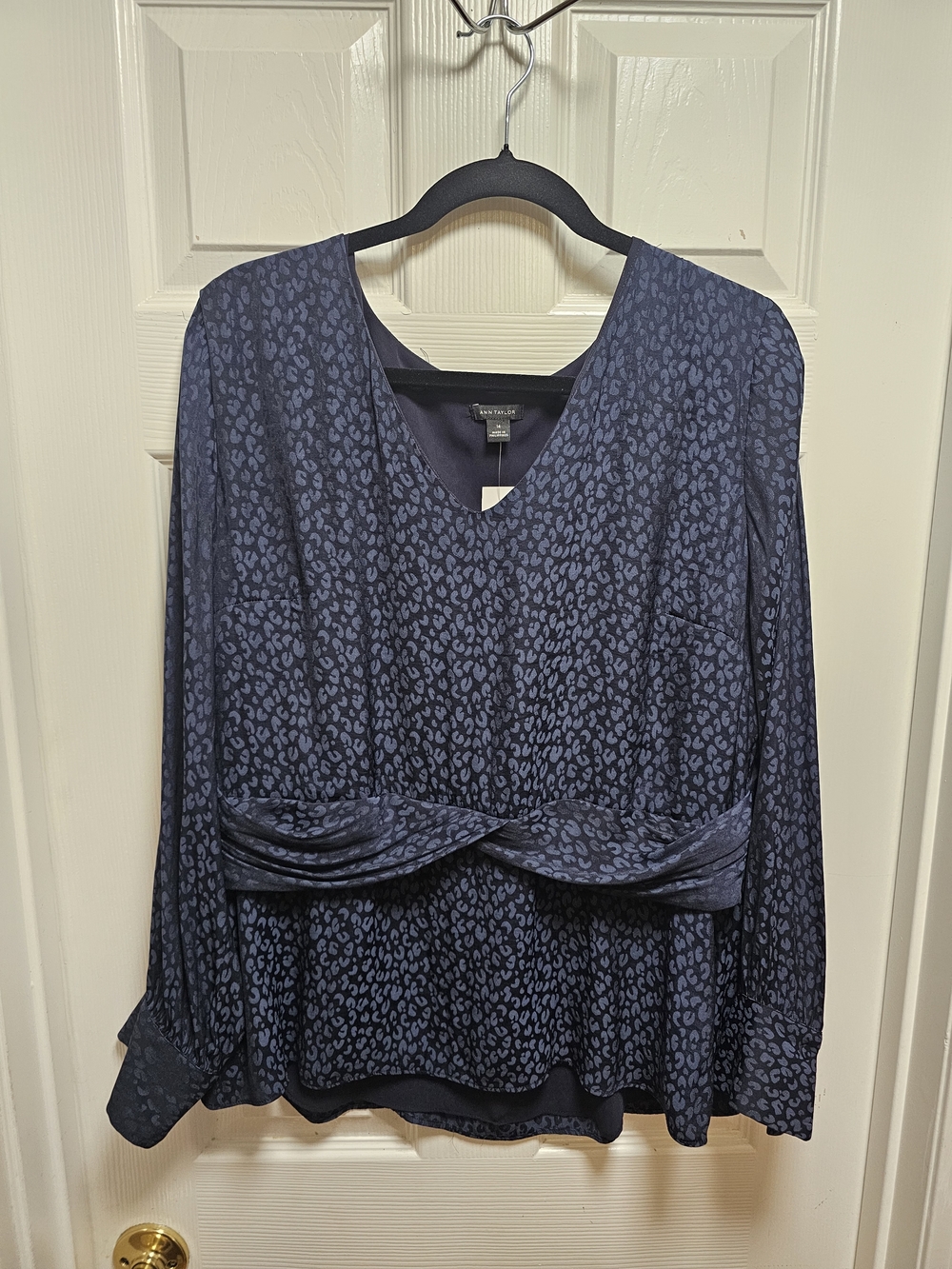 Ann Taylor Navy Blue Leopard Print V-Neck Blouse Size 14